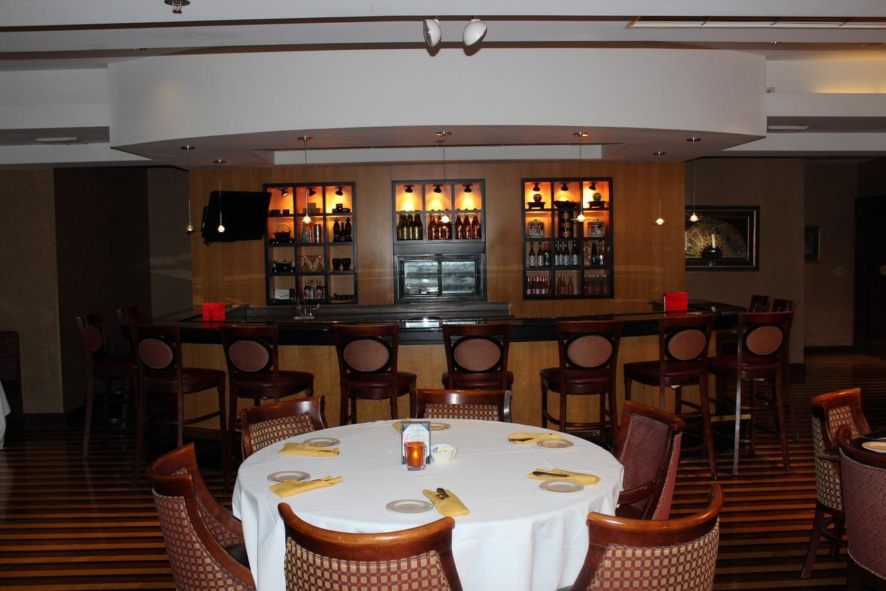 The Bertram Inn & Conf Ctr Trademark Collection By Wyndham Aurora Extérieur photo