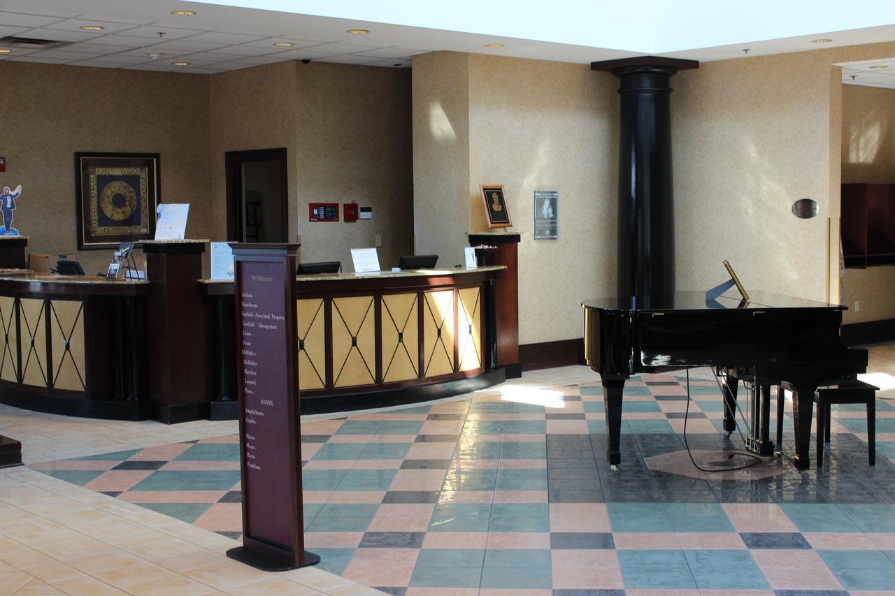 The Bertram Inn & Conf Ctr Trademark Collection By Wyndham Aurora Extérieur photo