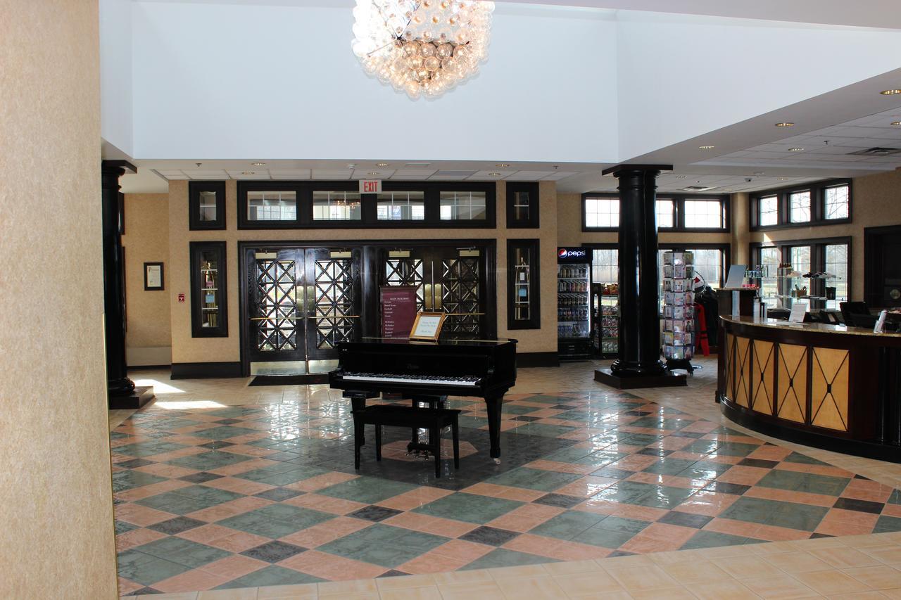 The Bertram Inn & Conf Ctr Trademark Collection By Wyndham Aurora Extérieur photo